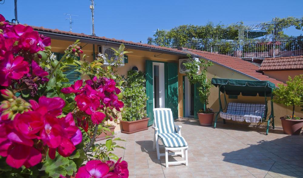Tetto Fiorito Apartment Castellammare di Stabia Ngoại thất bức ảnh