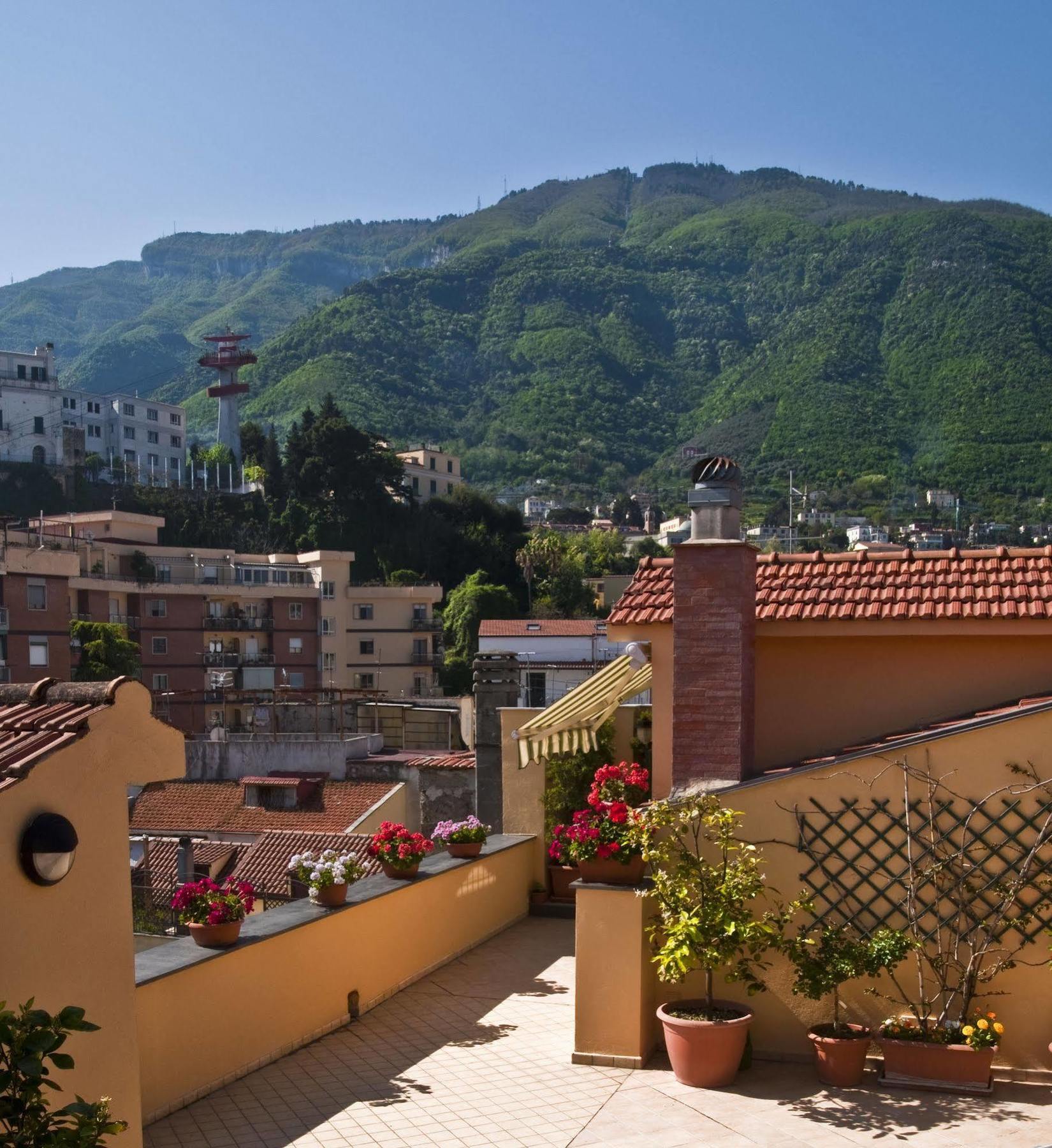 Tetto Fiorito Apartment Castellammare di Stabia Ngoại thất bức ảnh